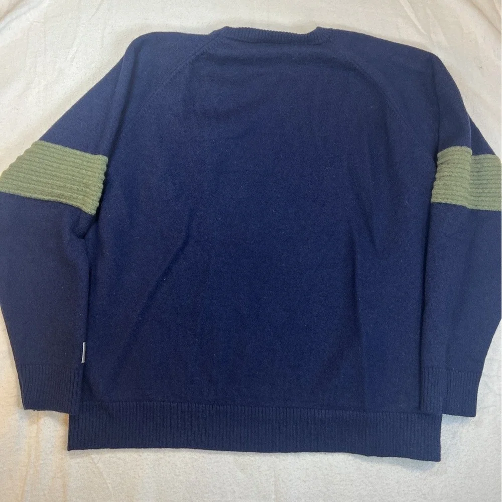 The North Face Men's Sweater Navy 100% Wolf Pullover Crewneck